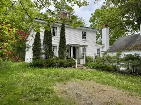 671 Main St, Damariscotta, ME 04543