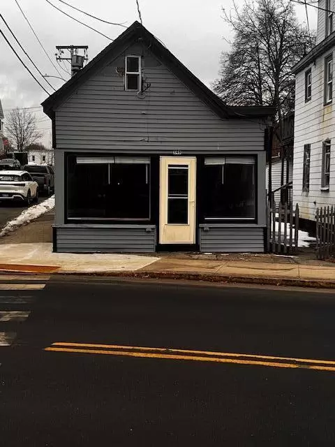 146 Alfred St, Biddeford, ME 04005
