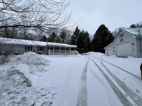 528 Smithfield Rd, Oakland, ME 04963