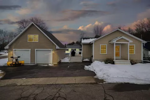 6 Pine St, Sanford, ME 04073