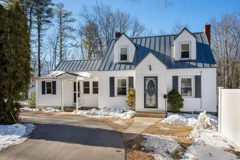 69 Ocean House Rd, Cape Elizabeth, ME 04107