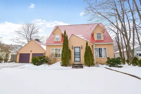 20 Elm Ave, Augusta, ME 04330