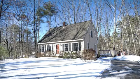 2 Victoria Ln, North Waterboro, ME 04061