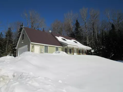 5 Heald Pond Rd, Moose River, ME 04945