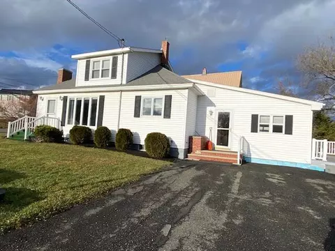 35 Hines St, Washburn, ME 04786