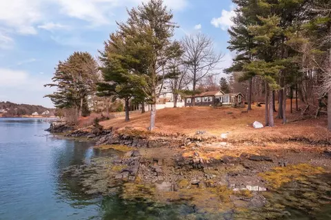 12 Folcutt Rd, Kittery Point, ME 03905