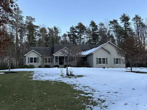 1 Magnolia Ln, Brunswick, ME 04011