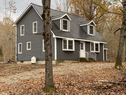 324 Oxford St, Paris, ME 04281