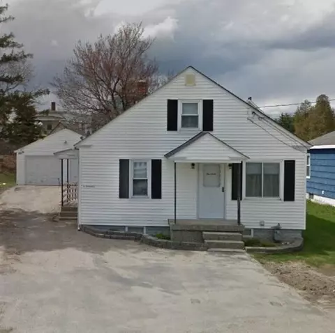 14 Hamel St, Lewiston, ME 04240