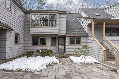2 Winslow Pl #2, Cape Elizabeth, ME 04107