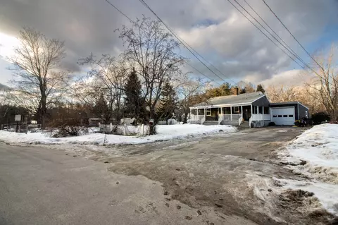 15 Church St, Auburn, ME 04210