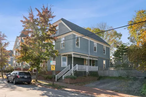 146 Chadwick St, Portland, ME 04102