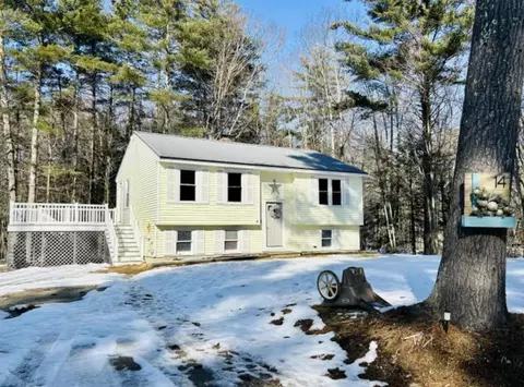 14 Oak Ridge Rd, Sanford, ME 04073