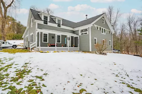 46 Middle Jam Rd, Gorham, ME 04038