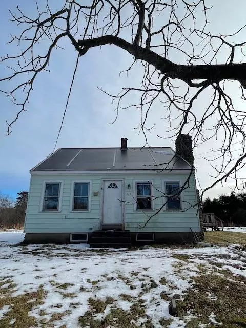 777 River Rd, Saint George, ME 04860