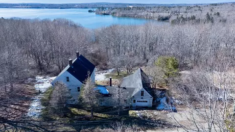 1615 Friendship Rd, Waldoboro, ME 04572