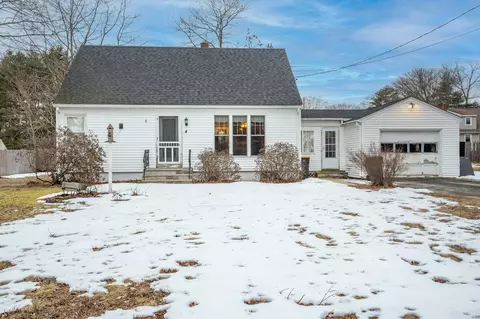 4 Wayne Cir, Scarborough, ME 04074