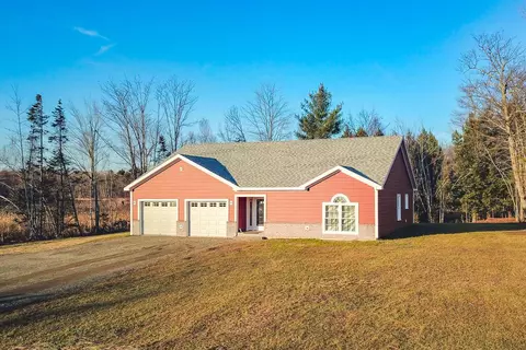 4 Chestnut St, Unity, ME 04988