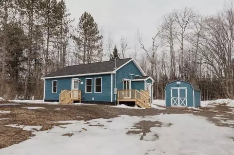 537 Dover Rd, Charleston, ME 04422