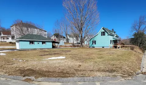 254 Strafford Ave, Rumford, ME 04276