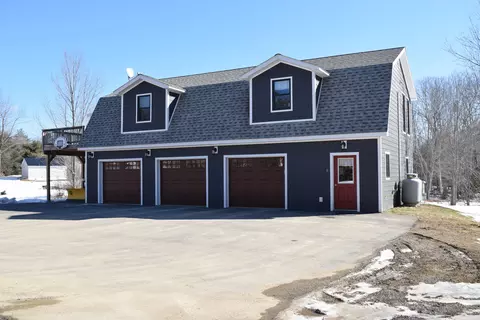 8 Benjamin Ln, Morrill, ME 04952