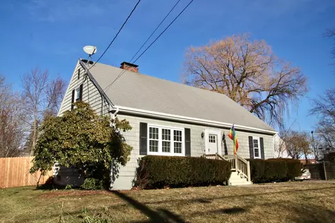 235 Sherwood St, Portland, ME 04103