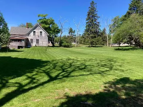 231 N Main St, Stonington, ME 04681