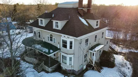 83 Elm St, Hartland, ME 04943
