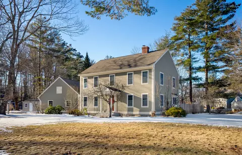 5 Kimberly Dr, Saco, ME 04072