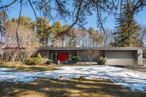 21 Merrifield Dr, Kennebunk, ME 04043