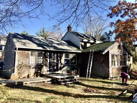 81 Upper A St, Peaks Island, ME 04108