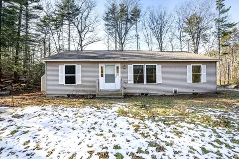 72 N Village Rd, York, ME 03902