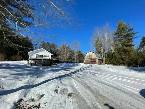 300 Canaan Rd, Clinton, ME 04927