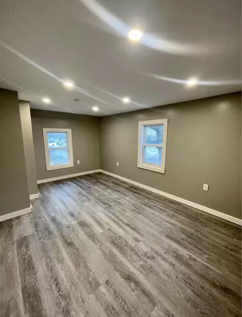 355 Broadway, Bangor, ME 04401