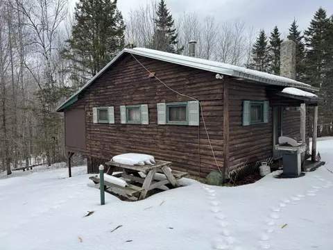 9 Bearce Rd, Lakeville, ME 04487