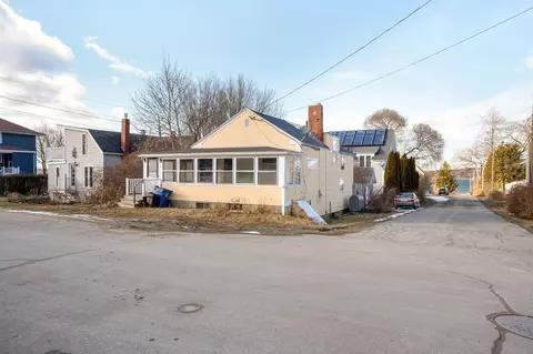 204 Island Ave, Portland, ME 04108