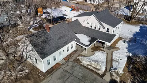 51 Pleasant St, Mechanic Falls, ME 04256