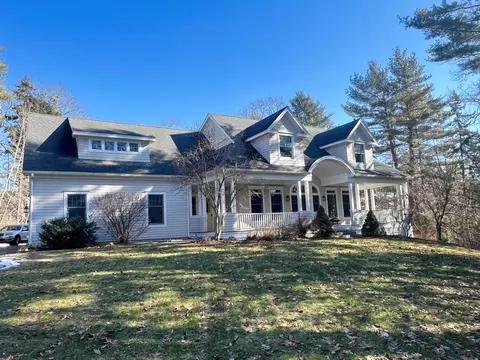5 Steeplebush Rd, Cape Elizabeth, ME 04107