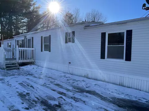 55 Hillside Dr, Sabattus, ME 04280