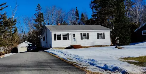 184 Mayo Rd, Hampden, ME 04444