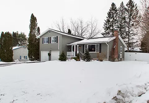 10 Grouse Ln, Waterville, ME 04901