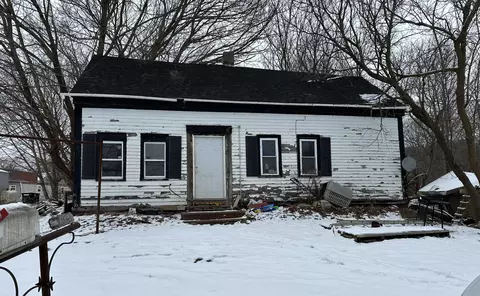 383 Pleasant St, Rockland, ME 04841