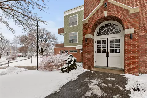 341 Pine St #202, South Portland, ME 04106