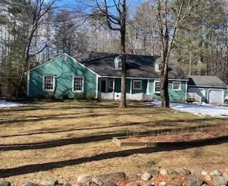 23 Woodhaven Dr, Kennebunk, ME 04043
