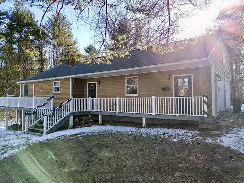 6 Twining Rd, Winterport, ME 04496