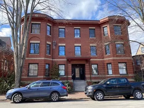 94 Neal St #3S, Portland, ME 04102