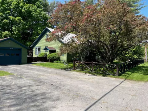 171 S Main St, Solon, ME 04979
