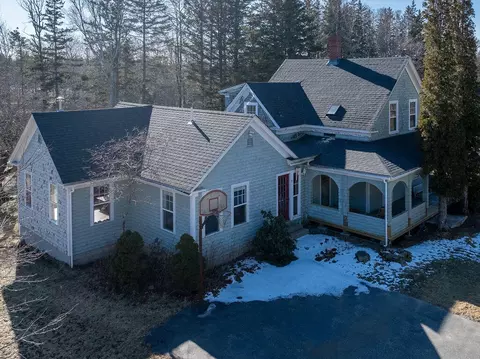 19 Reach Rd, Deer Isle, ME 04627