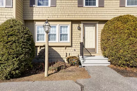 6 Royal Oaks Dr #3, Auburn, ME 04210