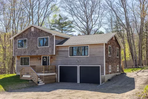 28 Vinal St, Rockport, ME 04856